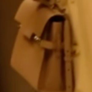 Meet your Posher, Justine